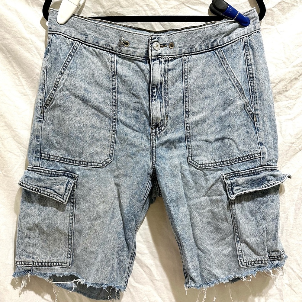 American Eagle Baggy Jean Shorts w/ Western Inspired Skull Sketch Raw Hem | 12